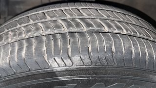 Used 2015 Maruti Suzuki Swift [2011-2017] LDi Diesel Manual tyres LEFT FRONT TYRE TREAD VIEW