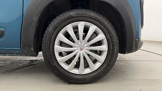 Used 2020 Renault Kwid CLIMBER 1.0 AMT Opt Petrol Automatic tyres RIGHT FRONT TYRE RIM VIEW