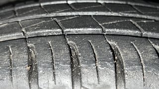 Used 2020 Renault Kwid CLIMBER 1.0 AMT Opt Petrol Automatic tyres RIGHT FRONT TYRE TREAD VIEW