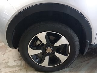 Used 2019 Tata Nexon [2017-2020] XZA Plus AMT Petrol Petrol Automatic tyres LEFT FRONT TYRE RIM VIEW