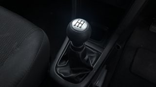 Used 2015 Maruti Suzuki Swift [2011-2017] LDi Diesel Manual interior GEAR  KNOB VIEW