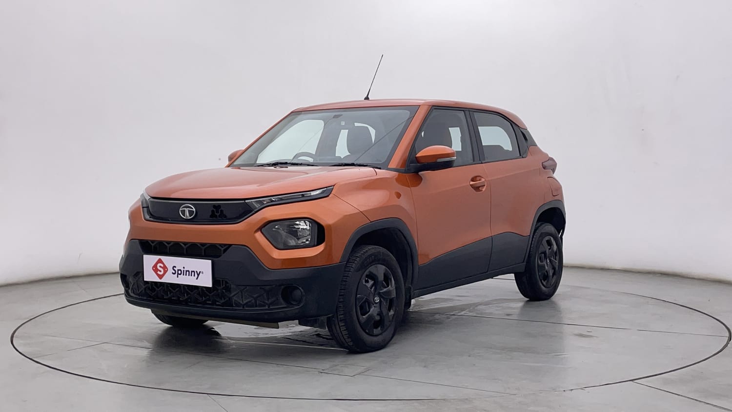 LEFT FRONT CORNER VIEW