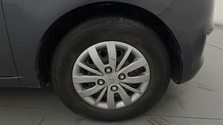 Used 2016 hyundai i10 Sportz 1.1 Petrol Petrol Manual tyres RIGHT FRONT TYRE RIM VIEW