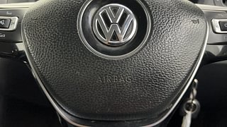 Used 2018 volkswagen Polo Highline Plus 1.0 MPI Petrol Manual top_features Airbags