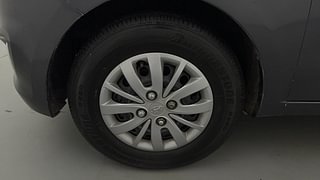 Used 2016 hyundai i10 Sportz 1.1 Petrol Petrol Manual tyres LEFT FRONT TYRE RIM VIEW