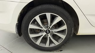 Used 2014 Hyundai Verna [2011-2015] Fluidic 1.6 VTVT SX Petrol Manual tyres RIGHT REAR TYRE RIM VIEW