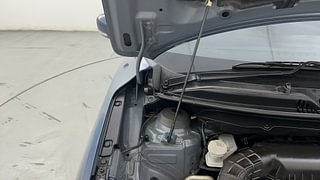 Used 2018 Maruti Suzuki Baleno [2015-2019] Delta Petrol Petrol Manual engine ENGINE RIGHT SIDE HINGE & APRON VIEW