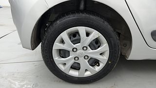 Used 2015 Hyundai Grand i10 Sportz 1.2 Kappa VTVT Petrol Manual tyres RIGHT REAR TYRE RIM VIEW