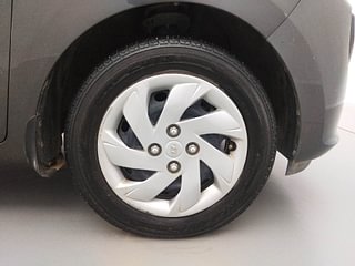 Used 2020 Hyundai New Santro 1.1 Sportz MT Petrol Manual tyres RIGHT FRONT TYRE RIM VIEW