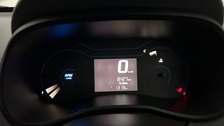 Used 2023 renault Kwid 1.0 RXT Opt Petrol Manual interior CLUSTERMETER VIEW
