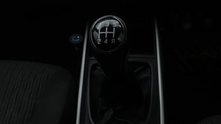 Used 2018 Maruti Suzuki Baleno [2015-2019] Delta Petrol Petrol Manual interior GEAR  KNOB VIEW