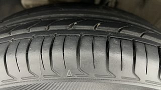 Used 2019 Hyundai Elite i20 [2018-2020] Sportz 1.2 Petrol Manual tyres LEFT FRONT TYRE TREAD VIEW