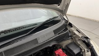 Used 2013 Maruti Suzuki Ritz [2012-2017] Zxi Petrol Manual engine ENGINE LEFT SIDE HINGE & APRON VIEW