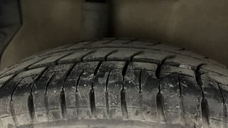 Used 2013 Maruti Suzuki Ritz [2012-2017] Zxi Petrol Manual tyres RIGHT REAR TYRE TREAD VIEW