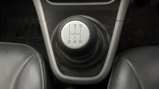 Used 2013 Maruti Suzuki Ritz [2012-2017] Zxi Petrol Manual interior GEAR  KNOB VIEW