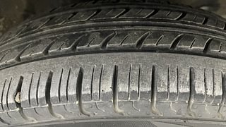 Used 2014 Maruti Suzuki Wagon R 1.0 [2010-2019] LXi Petrol Manual tyres RIGHT FRONT TYRE TREAD VIEW
