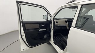 Used 2014 Maruti Suzuki Wagon R 1.0 [2010-2019] LXi Petrol Manual interior LEFT FRONT DOOR OPEN VIEW