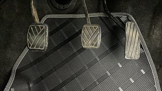 Used 2014 Maruti Suzuki Wagon R 1.0 [2010-2019] LXi Petrol Manual interior PEDALS VIEW
