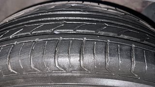 Used 2016 Hyundai Creta [2015-2018] 1.6 SX Plus Diesel Manual tyres RIGHT FRONT TYRE TREAD VIEW