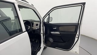 Used 2014 Maruti Suzuki Wagon R 1.0 [2010-2019] LXi Petrol Manual interior RIGHT FRONT DOOR OPEN VIEW