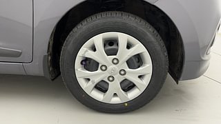 Used 2016 Hyundai Grand i10 [2013-2017] Sportz 1.2 Kappa VTVT Petrol Manual tyres RIGHT FRONT TYRE RIM VIEW