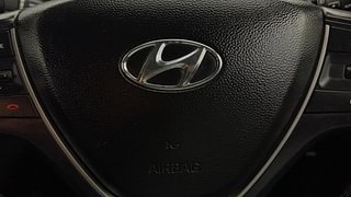 Used 2015 Hyundai Elite i20 [2014-2018] Asta 1.2 Petrol Manual top_features Airbags