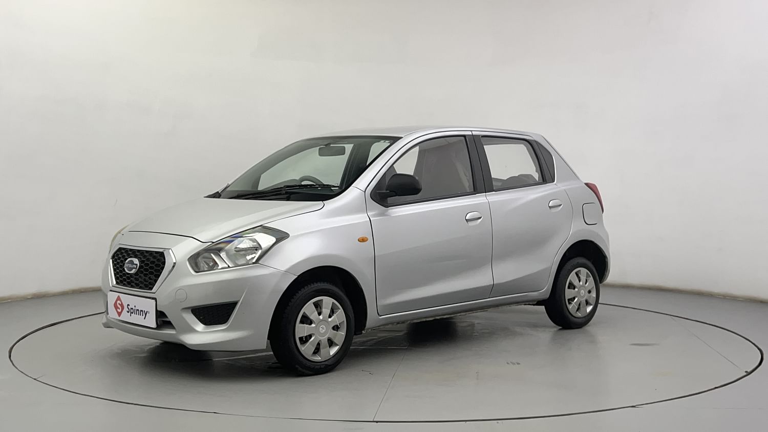 LEFT FRONT CORNER VIEW