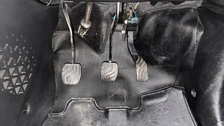 Used 2022 Renault Kiger RXZ 1.0 Turbo MT Petrol Manual interior PEDALS VIEW