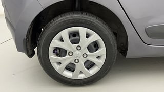 Used 2016 Hyundai Grand i10 [2013-2017] Sportz 1.2 Kappa VTVT Petrol Manual tyres RIGHT REAR TYRE RIM VIEW