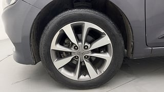Used 2015 Hyundai Elite i20 [2014-2018] Asta 1.2 Petrol Manual tyres LEFT FRONT TYRE RIM VIEW
