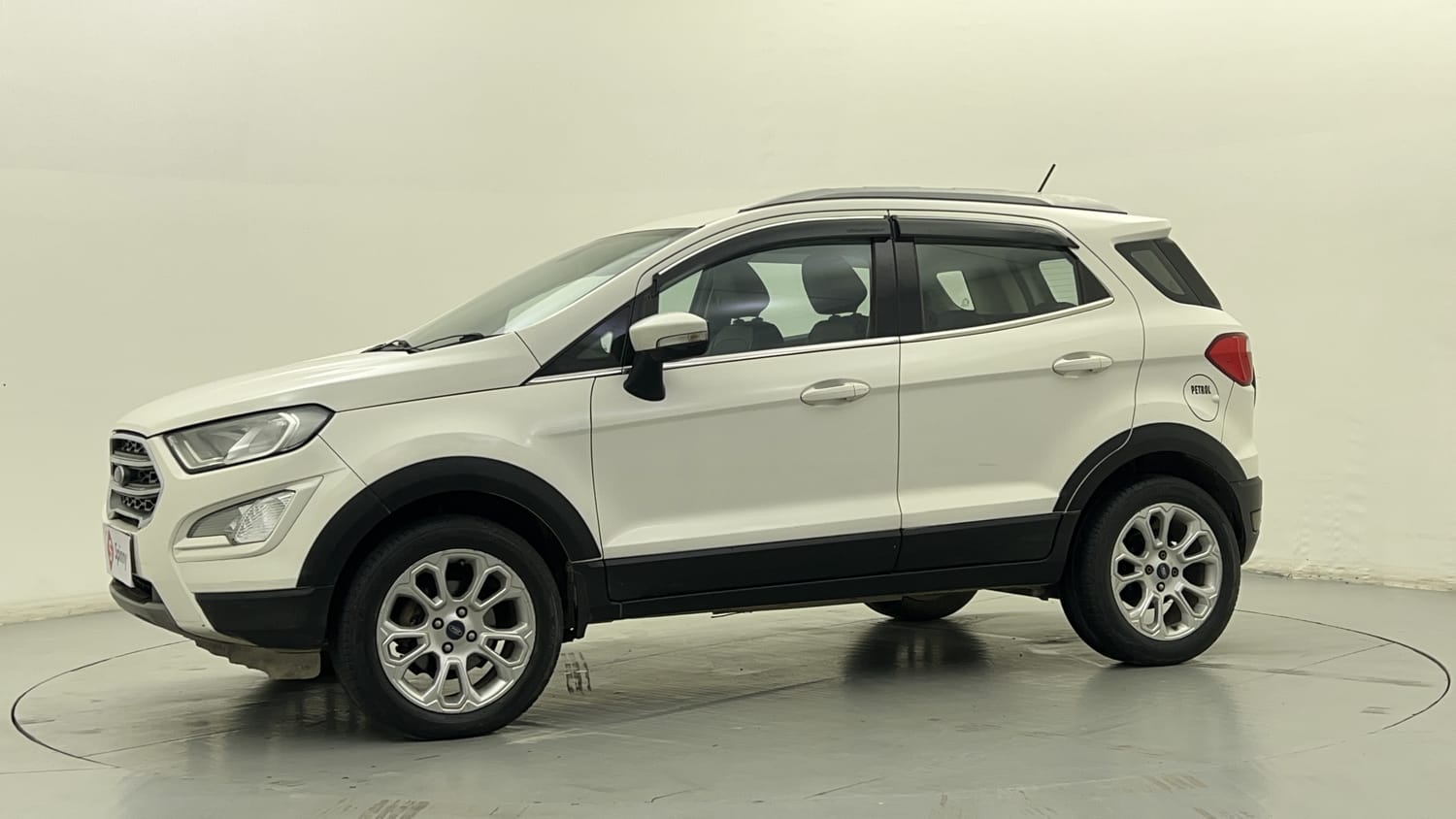 LEFT FRONT CORNER VIEW