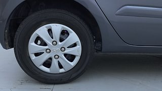 Used 2013 Hyundai i10 [2010-2016] Sportz 1.2 Petrol Petrol Manual tyres RIGHT REAR TYRE RIM VIEW