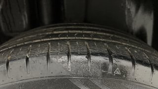 Used 2016 Maruti Suzuki Ciaz ZXI+ AT Petrol Automatic tyres RIGHT REAR TYRE TREAD VIEW