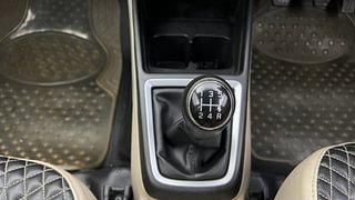 Used 2019 Maruti Suzuki Dzire [2017-2020] VXI Petrol Manual interior GEAR  KNOB VIEW