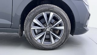 Used 2022 Skoda Slavia Style 1.5L TSI AT Petrol Automatic tyres RIGHT FRONT TYRE RIM VIEW