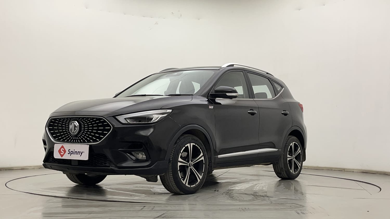 LEFT FRONT CORNER VIEW