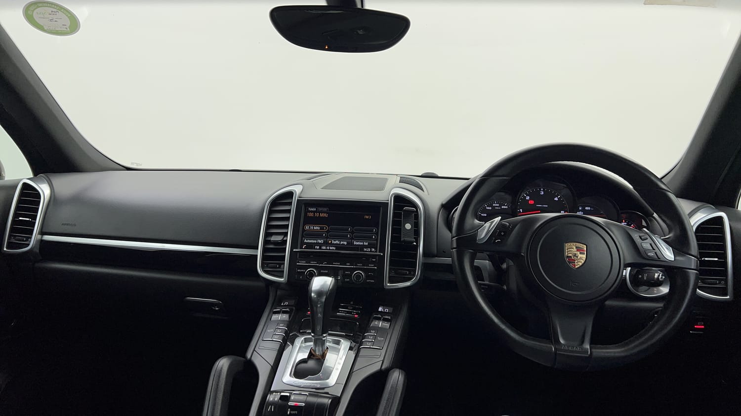 New Porsche Cayenne interior DASHBOARD VIEW