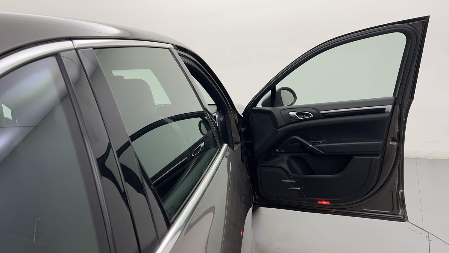 New Porsche Cayenne interior RIGHT FRONT DOOR OPEN VIEW