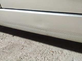 Used 2011 Maruti Suzuki Swift [2011-2017] VXi Petrol Manual dents MINOR SCRATCH