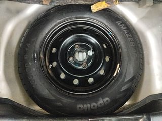 Used 2011 Maruti Suzuki Swift [2011-2017] VXi Petrol Manual tyres SPARE TYRE VIEW