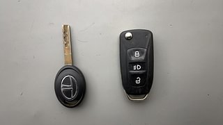 Used 2020 Tata Tiago [2016-2020] Revotron XZ Petrol Manual extra CAR KEY VIEW