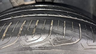 Used 2022 Tata Altroz XZ 1.5 Diesel Manual tyres RIGHT FRONT TYRE TREAD VIEW
