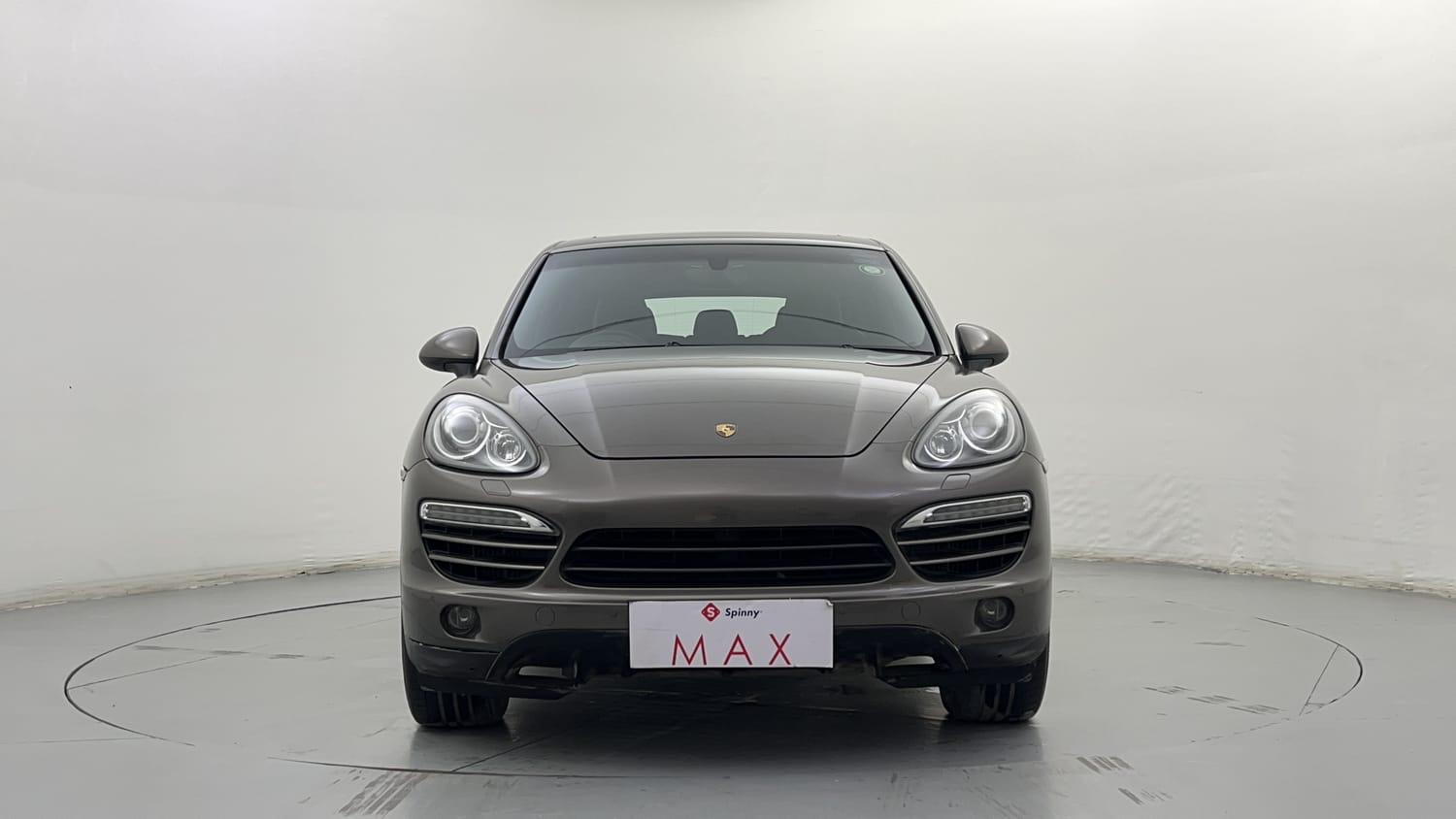 New Porsche Cayenne exterior FRONT VIEW