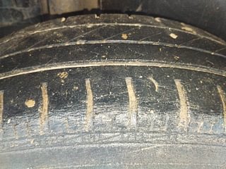 Used 2011 Maruti Suzuki Swift [2011-2017] VXi Petrol Manual tyres RIGHT REAR TYRE TREAD VIEW