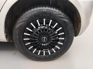 Used 2011 Maruti Suzuki Swift [2011-2017] VXi Petrol Manual tyres LEFT REAR TYRE RIM VIEW