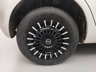 Used 2011 Maruti Suzuki Swift [2011-2017] VXi Petrol Manual tyres RIGHT REAR TYRE RIM VIEW