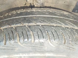 Used 2011 Maruti Suzuki Swift [2011-2017] VXi Petrol Manual tyres RIGHT FRONT TYRE TREAD VIEW