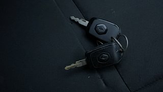 Used 2016 Renault Kwid [2015-2019] RXL Petrol Manual extra CAR KEY VIEW