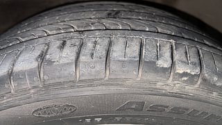 Used 2021 Maruti Suzuki Ciaz Alpha AT Petrol Petrol Automatic tyres RIGHT FRONT TYRE TREAD VIEW