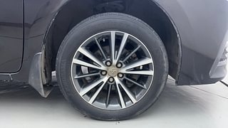 Used 2019 Toyota Corolla Altis [2017-2020] VL CVT Petrol Petrol Automatic tyres RIGHT FRONT TYRE RIM VIEW